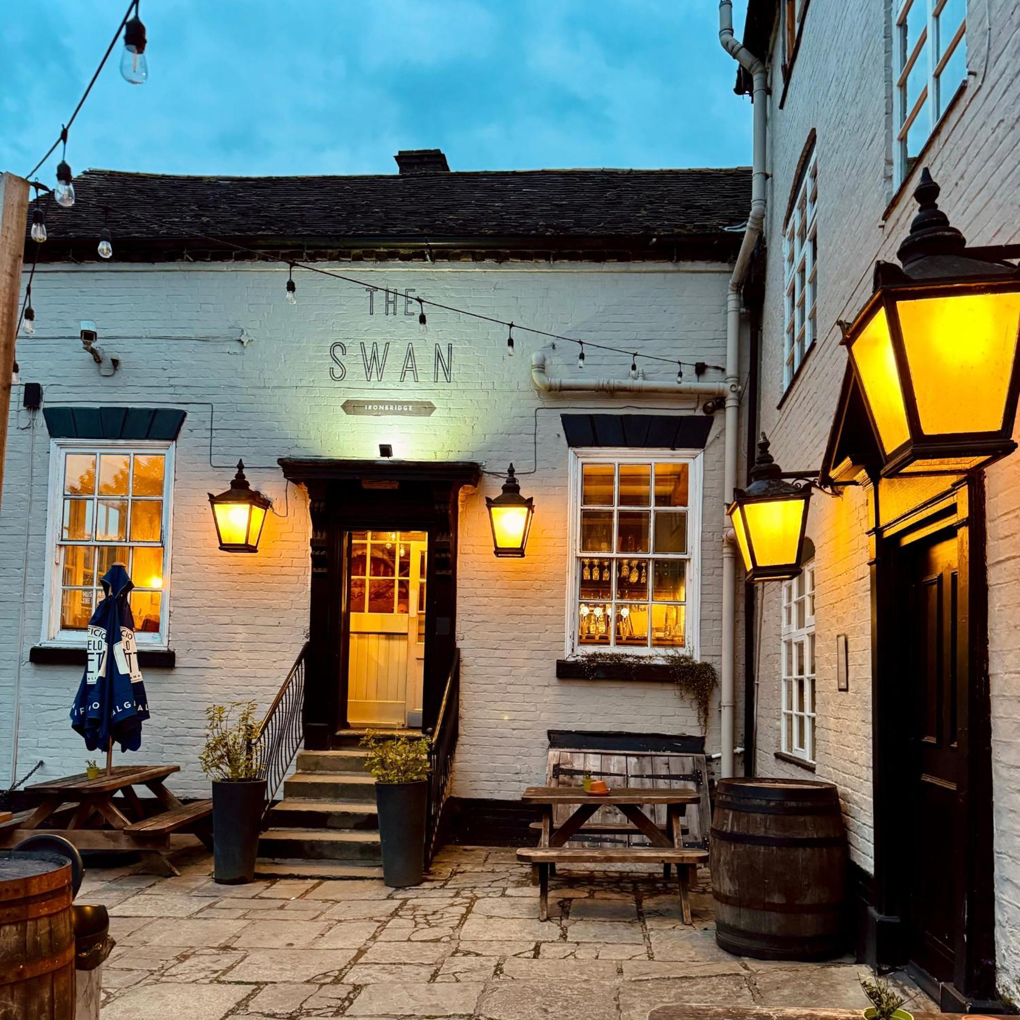 The Swan Taphouse Bed & Breakfast Ironbridge Bagian luar foto