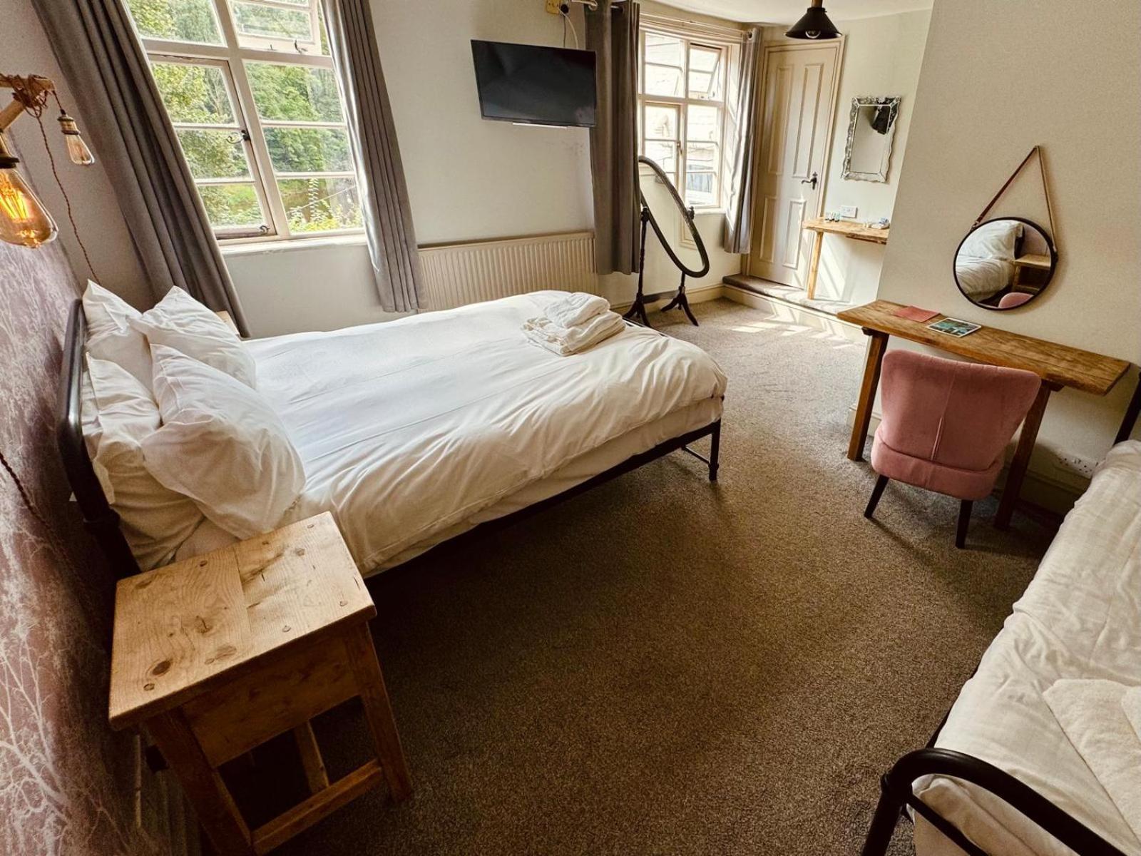 The Swan Taphouse Bed & Breakfast Ironbridge Bagian luar foto