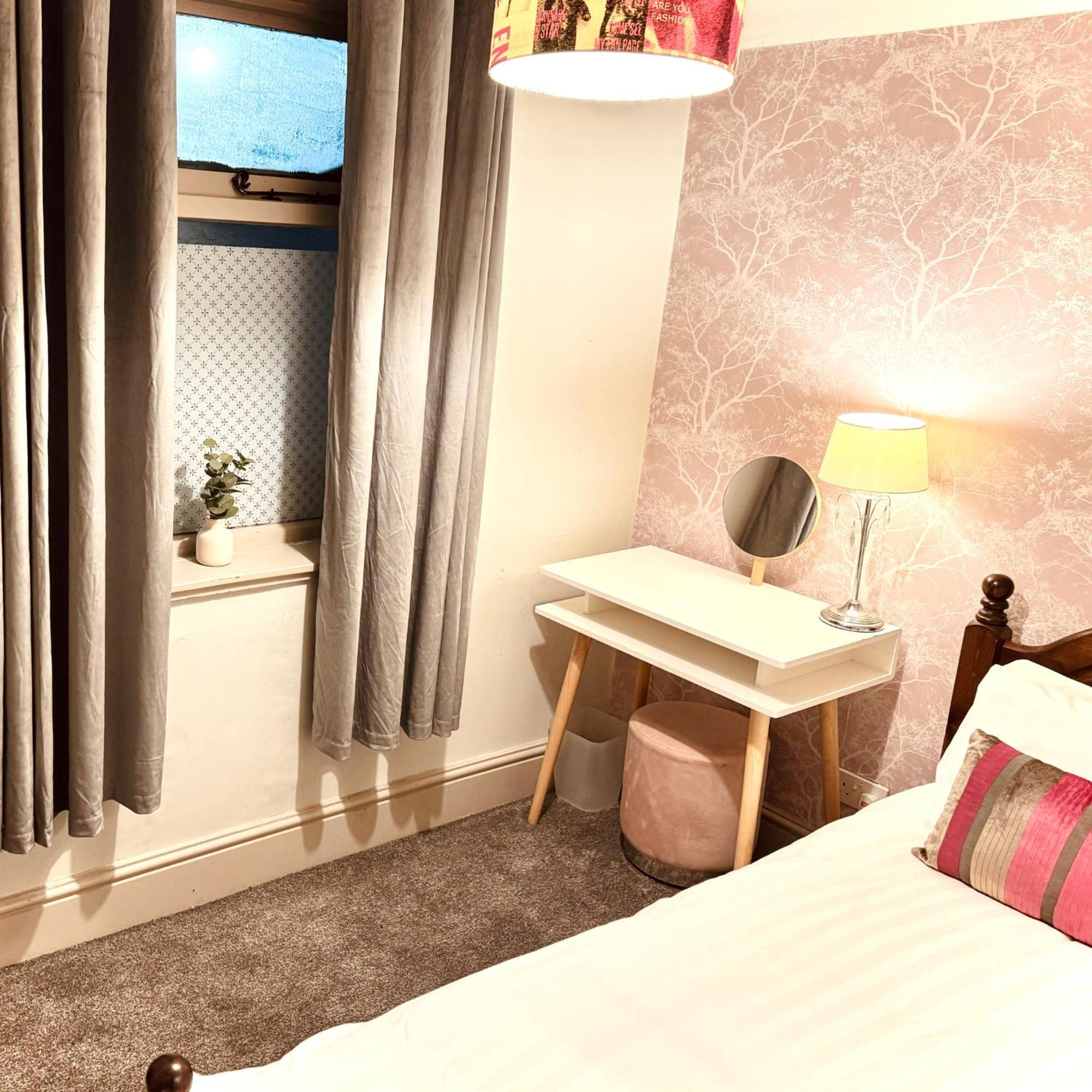 The Swan Taphouse Bed & Breakfast Ironbridge Bagian luar foto